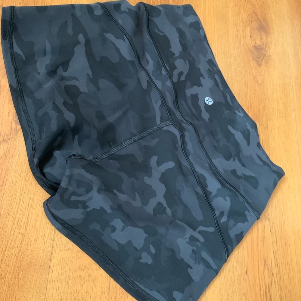 🛑🛑🛑SOLD🛑🛑🛑Lululemon In Movement Short *Everl - Picture 4 of 5